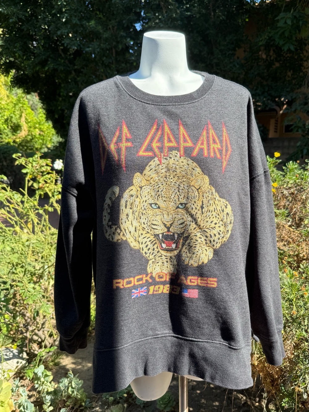Def Leppard sweatshirt